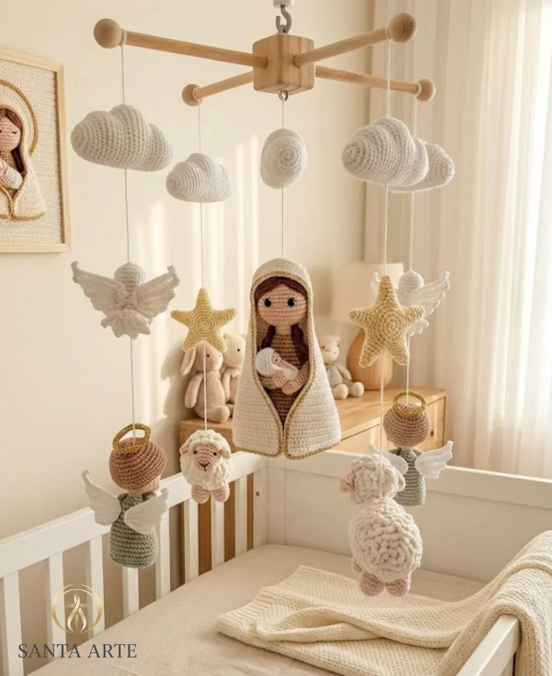 Mobile de Berço Nossa Senhora do Amor e da Proteção – Arte Sacra Infantil | Santa Arte