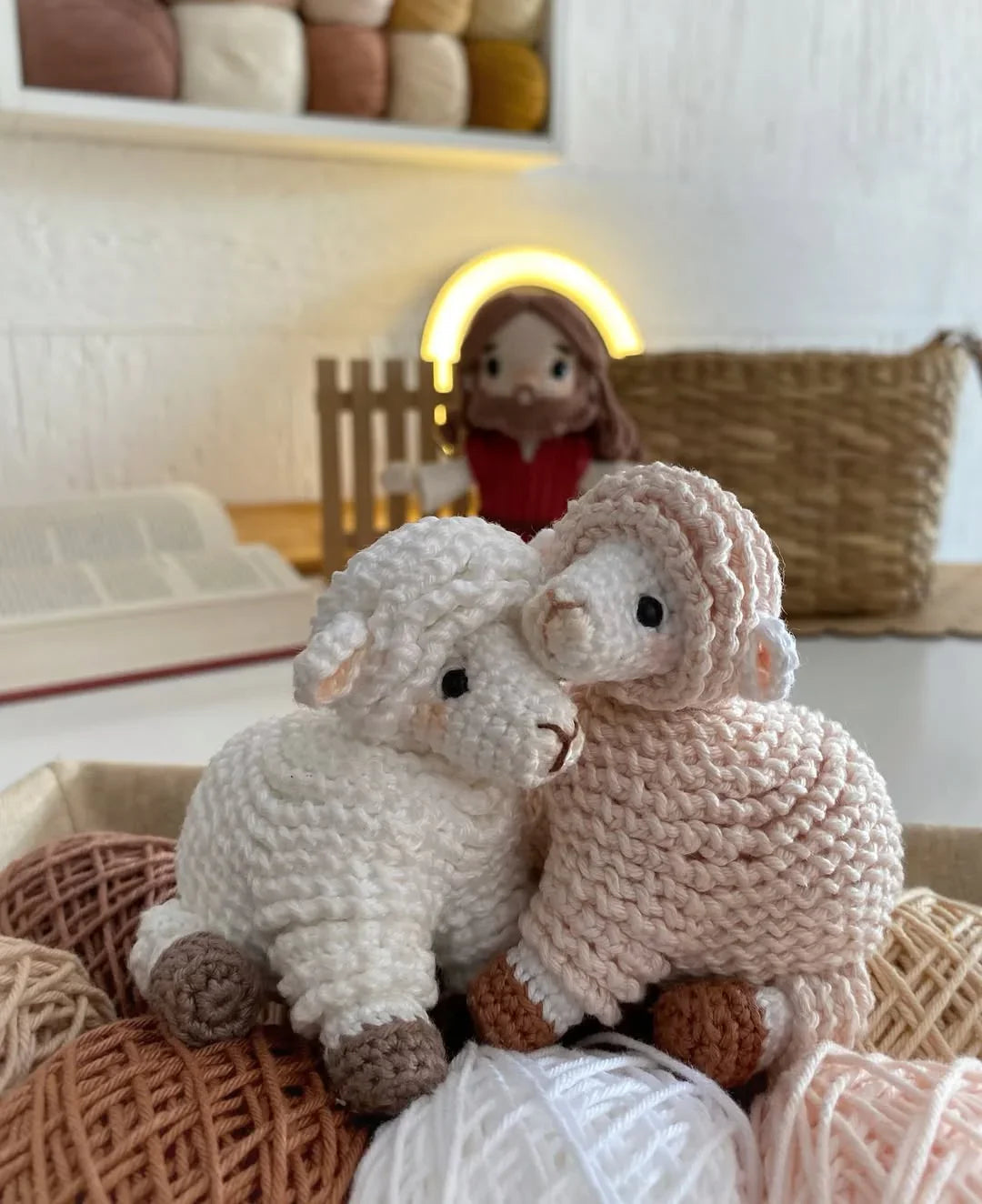 Jesus Cristo Redentor do Amor Eterno – Amigurumi Sagrado em Crochê | Santa Arte