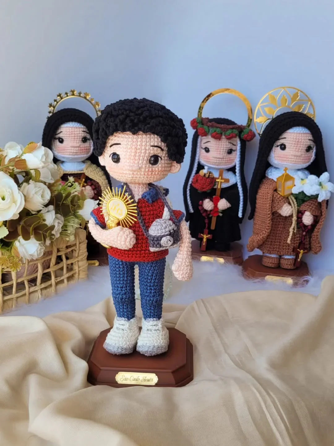 Quarteto da Fé Moderna e Eterna – Amigurumis Sagrados em Crochê | Santa Arte