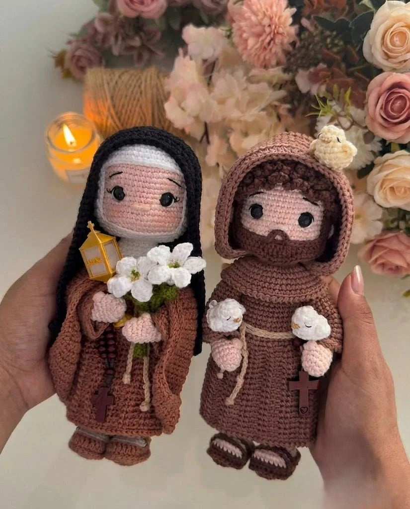 Combo Assis da Paz e da Eucaristia – Santa Clara & São Francisco em Crochê | Santa Arte