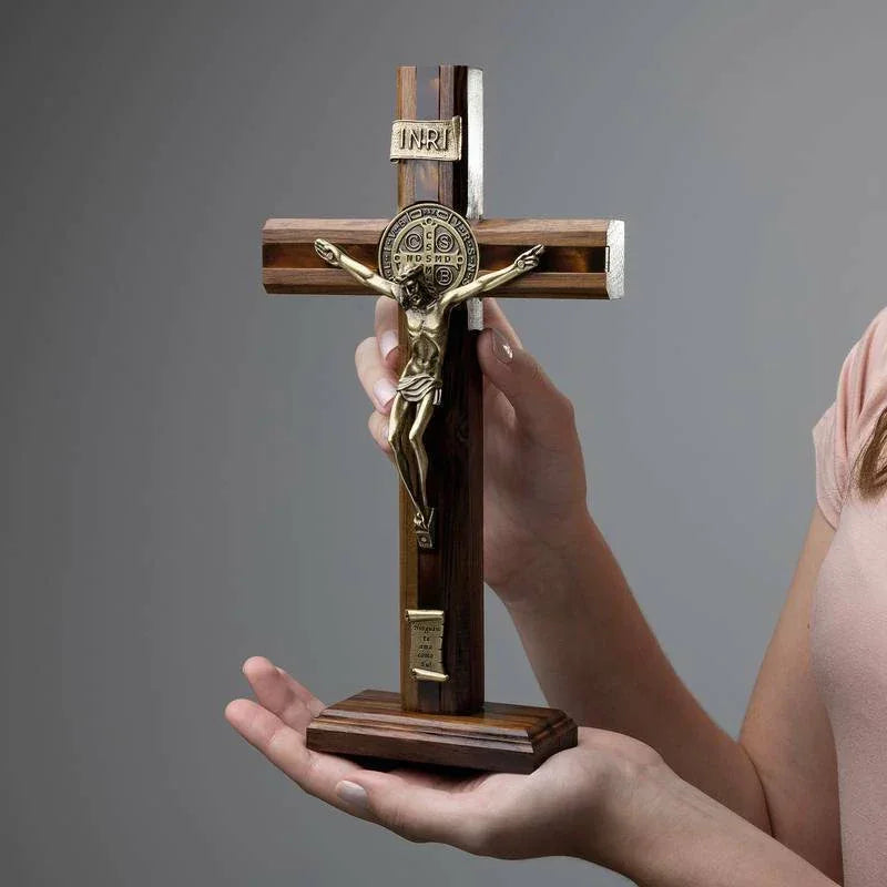 Crucifixo em  - Madeira Frisada 26cm